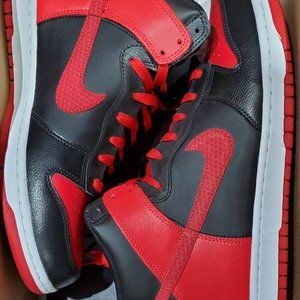 Nike Dunk High LE "Black/Red" Size 11